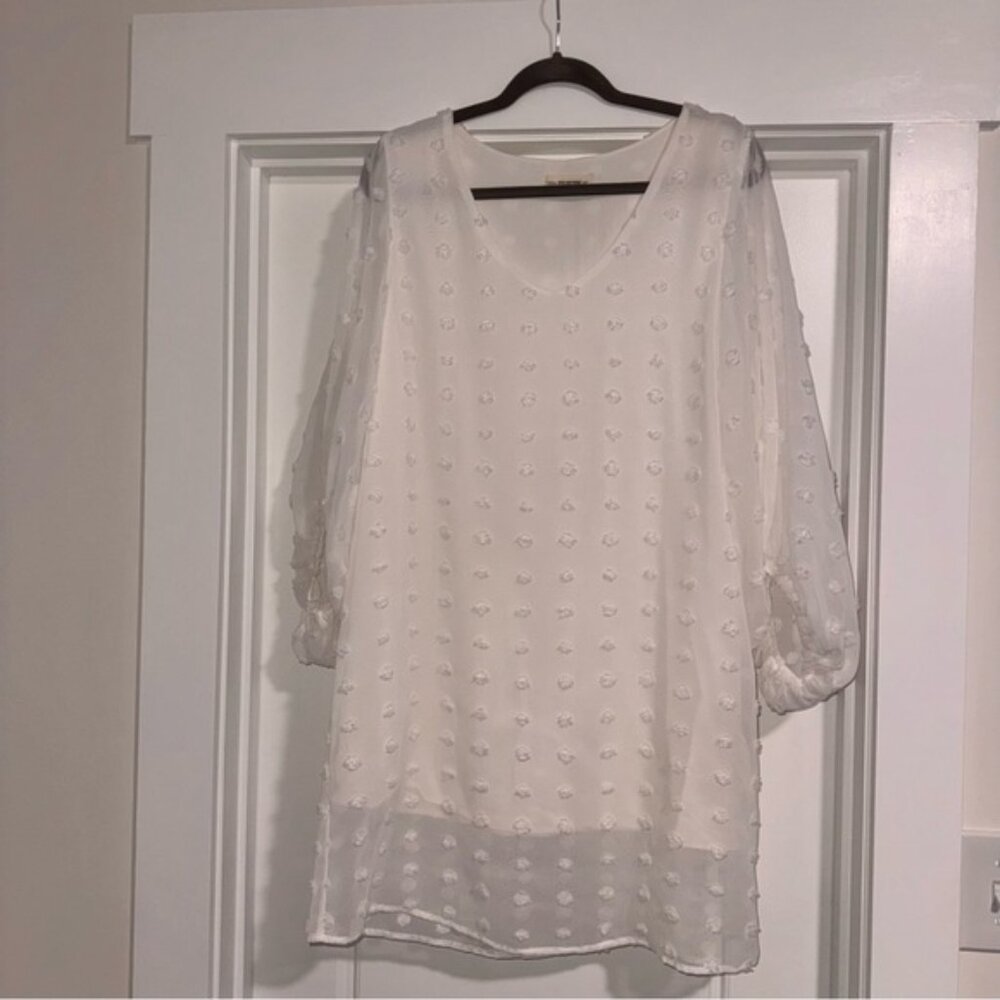 ee:some‎ White Dress